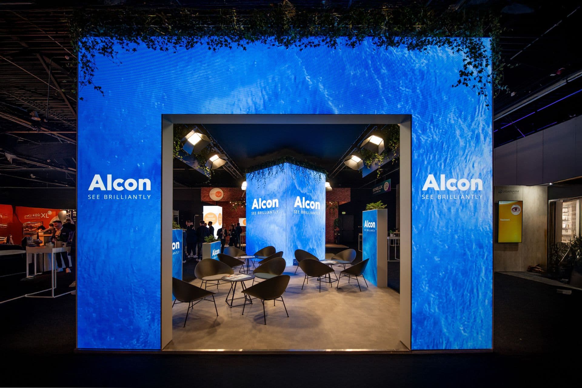 Alcon exhibition stand with Hi-LED lightbox panels